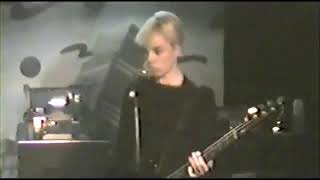 Bikini Kill -  New Radio (live 1996)