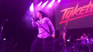 Tyketto Walk On Fire   Stardust Theatre MORC 2016