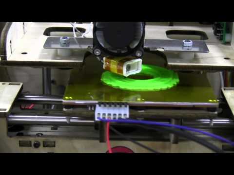 EEVblog #274 - Makerbot Tweaking & First Print