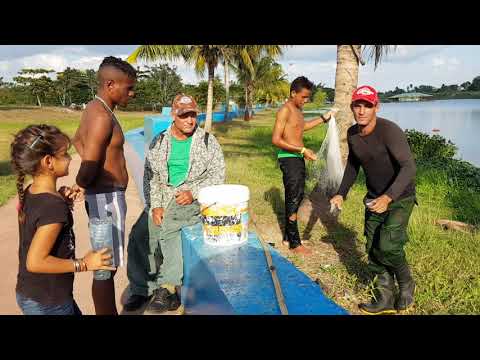 Pescando en la Turbina. Ciego de Ávila