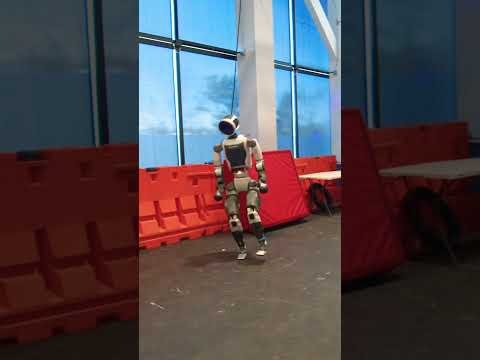 Breakdancin’ | Boston Dynamics & RAI Institute