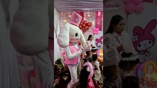 Download lagu haloo badut cinamonroll di birthday adek #badut #badutlucu mp3 Download lagu haloo badut cinamonroll di birthday adek #badut #badutlucu mp3