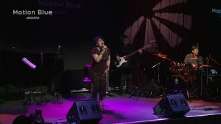 Download lagu Kemala Ayu & Friends - The Look Of Love mp3