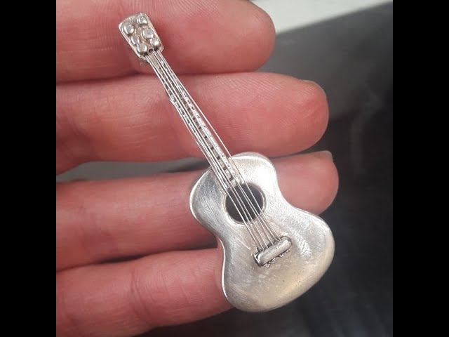 Vídeo relacionado con Jewelrywe Pendientes Perforados Novedosos Mujer: Aretes de Colgantes de Guitarra Agujas para Orejas de Plata de Ley 925 Hipoalergénico - Para Regalos