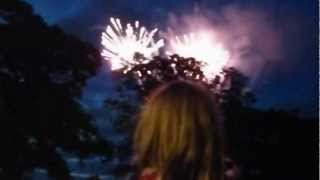 preview picture of video 'Calverley Jubilee Fireworks'