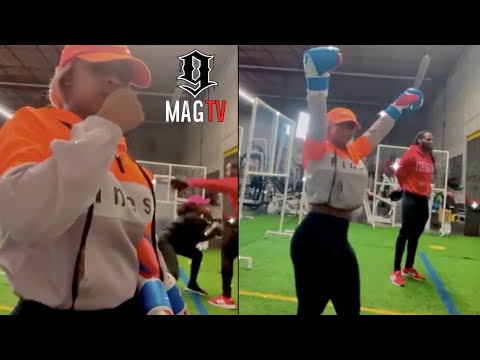 Reginae & Zonnique Show Off Their Hands! 🥊