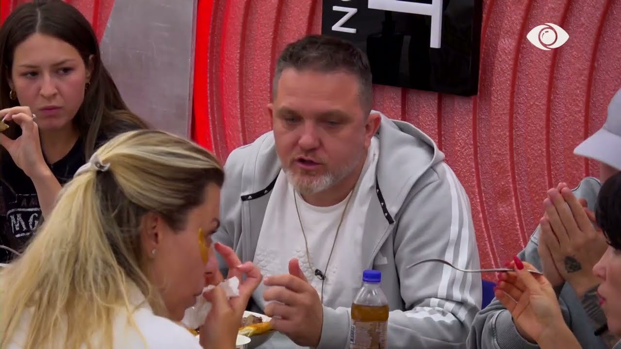 Buxheti/ Rike debaton me Julin: Egoistë, ngela duke ngrënë të njëjtat gjëra se ju doni llullë