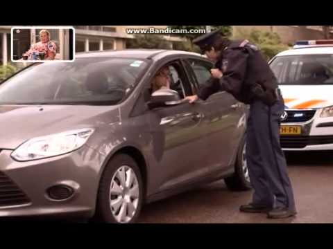 Komt Een Man Bij De Dokter - Politie in de maling nemen