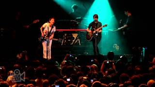 Tegan and Sara - Walking With A Ghost | Live in Sydney