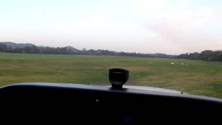 preview picture of video 'Cessna 172 decollo da campo corto a Montalto Dora'