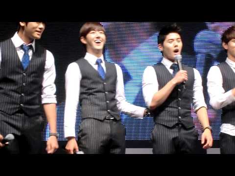[FANCAM]110630 ZE:A 's introduction in HK Live Tour