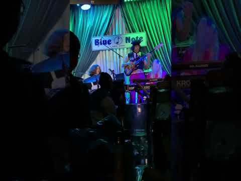 DOMi & JD Beck - new short clip - w Daryl Johns on bass - 10/12/19 - at Blue Note NYC