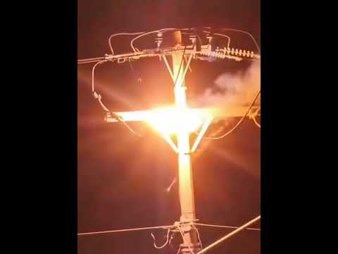 Se prenden cables de transformador en la colonia Lomas de San Juan