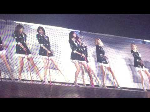 160416 Girls' Generation [SNSD] - Bump It at Phantasia In Jakarta Indonesia