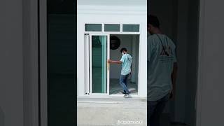 ชุดประตูบานเลื่อน แบ่งสามเลื่อนสองพร้อมช่องแสงบน