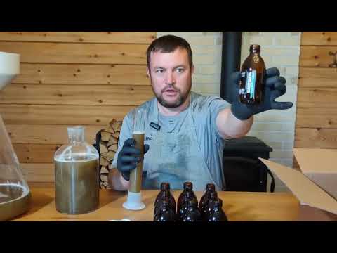 Розлив настойки медвежьей желчи по бутылкам