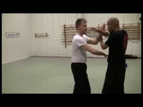 Kali Sikaran: Kadena de Mano