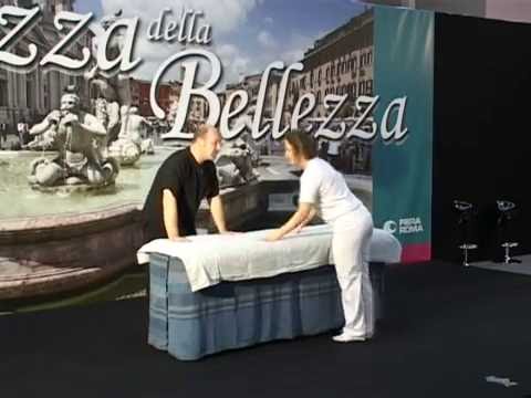 Mal di schiena nella parte sinistra irradia nella gamba Ginocchio del corsetto giunto Mosca