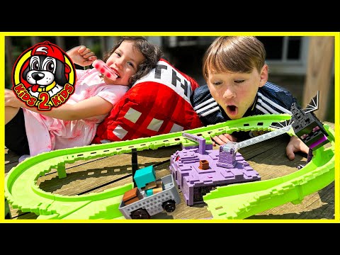 Hot Wheels RacerVerse MINECRAFT ENDER DRAGON'S LAST LAP PLAYSET with Diamond Armor Steve