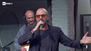Biagio Antonacci canta “Iris” al Biagio Antonacci Day