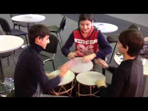 Народный азербайджанский ансамбль песни и танца "Одлар Юрду", импровизация на барабанах