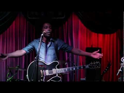 Alex Cuba - Tu Boca Lo Quita - (Live)