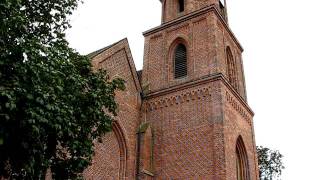 preview picture of video 'Holdorf Oldenburgerland: Glocken der Katholische Kirche (Ausläuten des Plenums)'