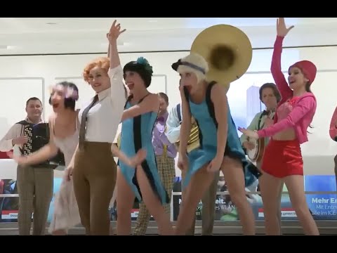 Katharine Mehrling sings Abraham's 'Es ist so schön' at a train station   Pop Up Opera