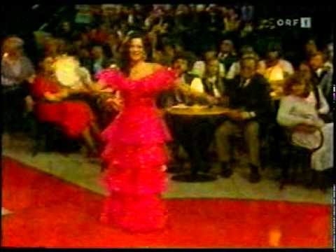 Funiculi- Funicula  - ANNA MOFFO (and-yes - high F !)