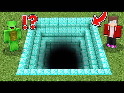 EPIC Minecraft Diamond Pit vs Security House Showdown with Mikey and JJ!