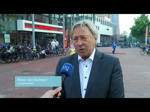 Sportpenning Erik Braal tijdens huldiging Donar