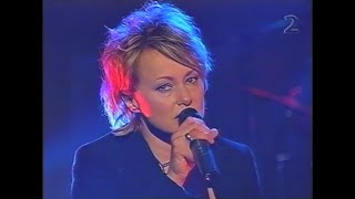 Louise Hoffsten - Padded Bra (Go'Kväll 2002)