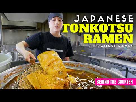 田舎で大人気ラーメン店のカウンター裏側 (Behind the Counter at the Most Popular Japanese Countryside Ramen Shop)