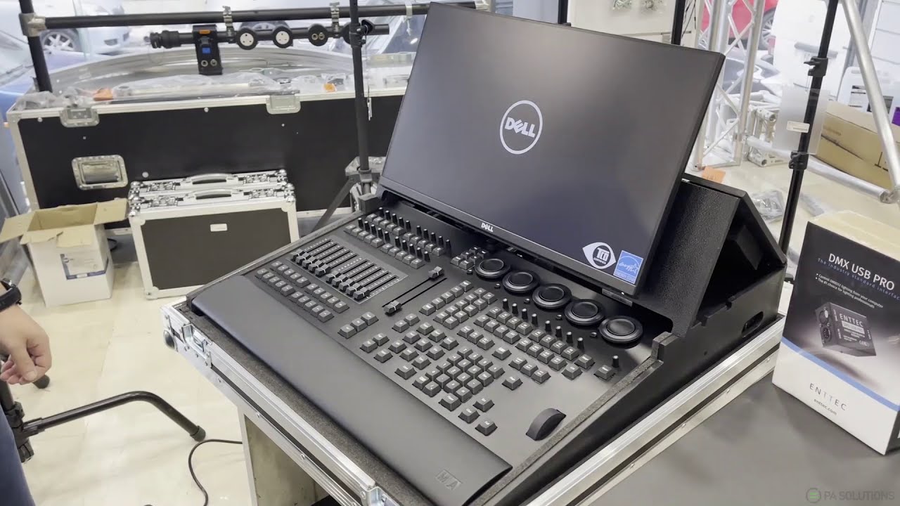 Custom made MA Lighting grandMA3 onPC Command Wing σε flight case με οθόνη και ενσωματωμένο PC!