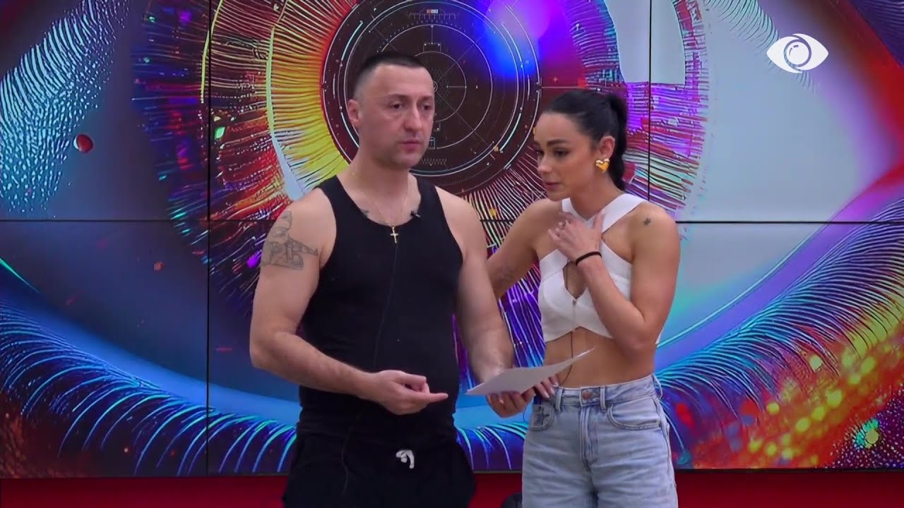 Egli dhe G-Bani performojnë para banorëve këngën e përgatitur për shfaqjen