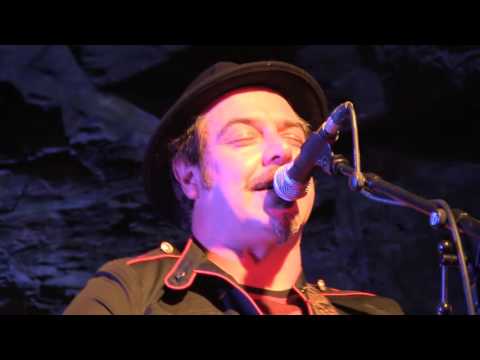 Mad Dog Mcrea - Bee's Wing (Live at Carnglaze Caverns)