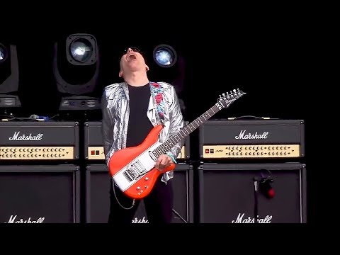 Joe Satriani - "Ice-9" At Hellfest 2016 With Guitar Battle