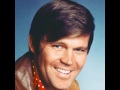 Glen Campbell - Baby, Don't Be Givin' Me Up