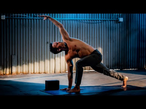Power Yoga for Strength and Flexibility | 20-Minute Energizing Flow