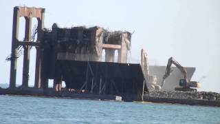 preview picture of video 'Ashland Ore Dock 3'