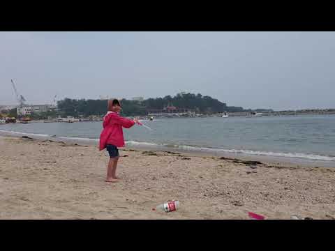Latifah   Playing bubble at Ilsan Beach part 1