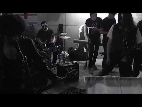 20140920 흑염소 Huqueymsaw live at the outside of The Changchun church in Sinchon