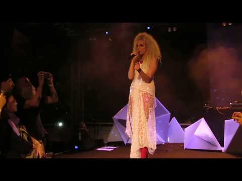 luiza lian @ ied: iarinhas / tem luz (úmida V)