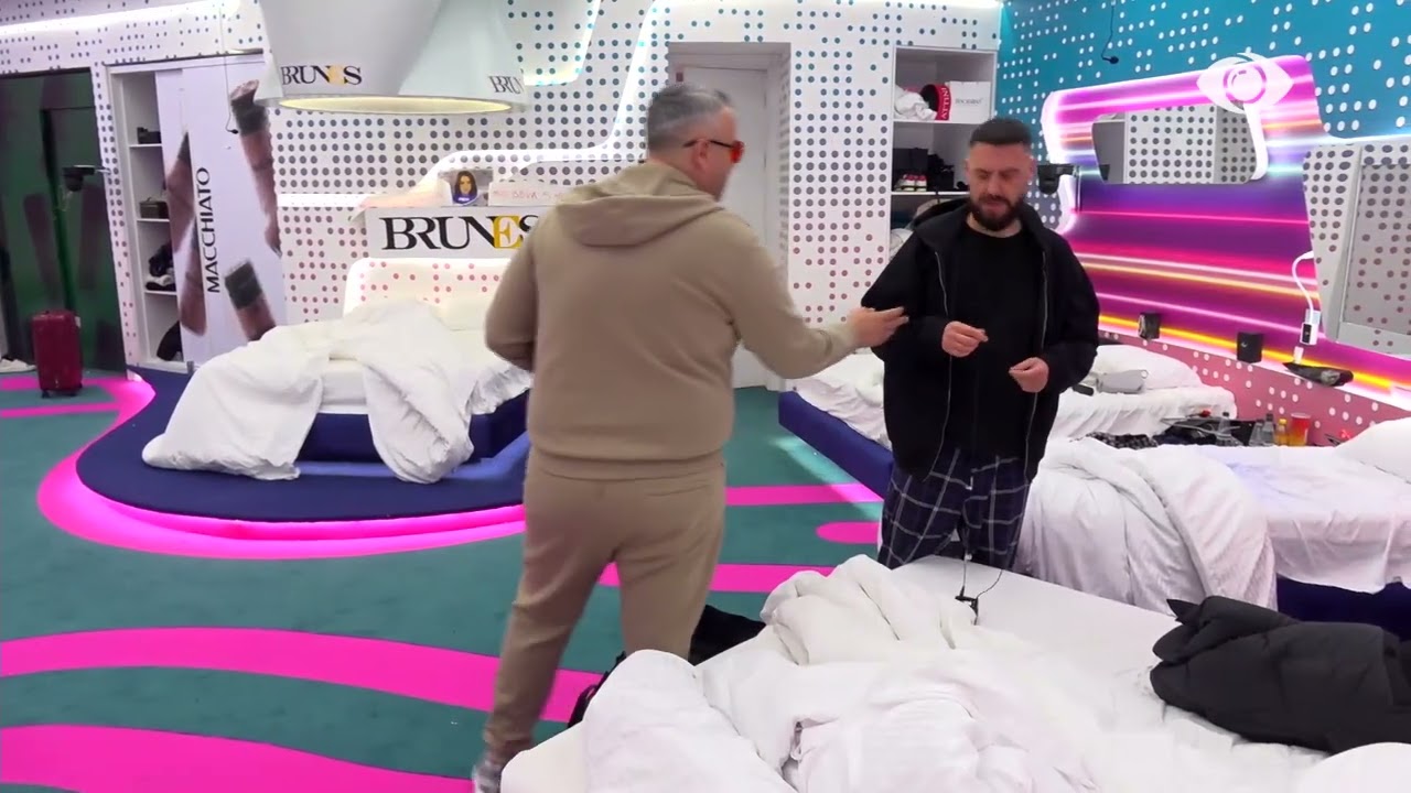 Hape rrugën/ Arditi - Rogertit: Ma trego…