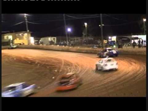 Round 3 Heat 10 Street Sedans Gympie 18.9.2010.wmv