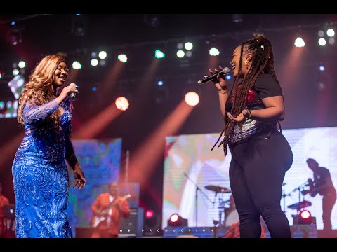 Josey au concert de Roselyne Layo en Live au Sofitel Hôtel Ivoire