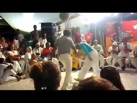 Salvador Bahia Capoeira em  Movimento Gingando pelo Mundo Mestre Chocolate x Mestre  PetyCapoeira.