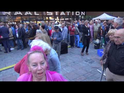 49 22 06 Rieneke beneden De Trap slotmanifestatie Rotterdam viert de stad 2016 zo 19 06 16 msd01 46