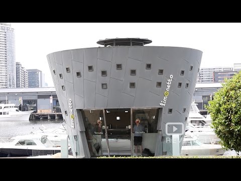 Limonetto Gelateria e Caffe em Docklands VIC servindo sorvete caseiro e café