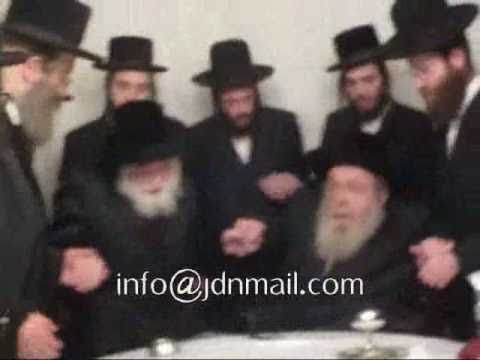 Skulen Rebbe visiting Sadiger Rebbe & Dancing together